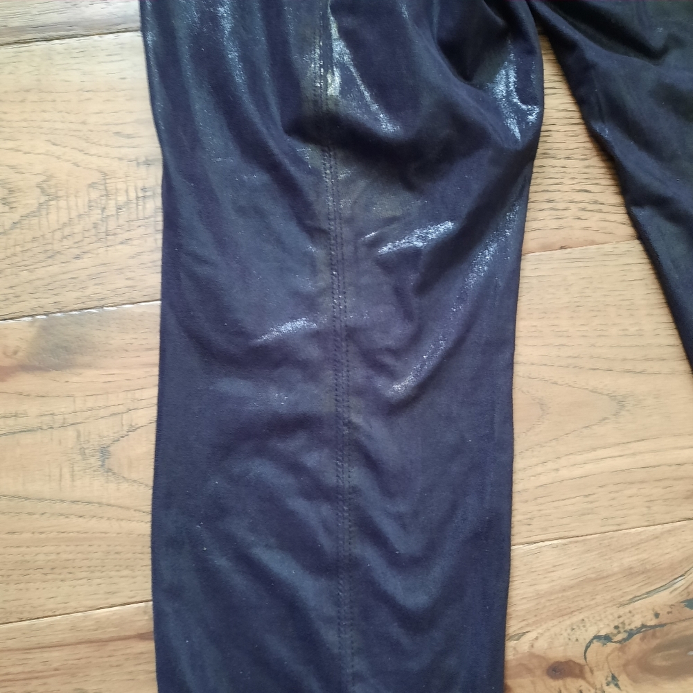 Hue Glossy Shiny Leggings - Picture 12 of 13